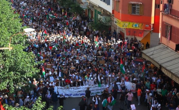 مسيرة حاشدة في الدار البيضاء دعما لغزة ورفضا للتطبيع