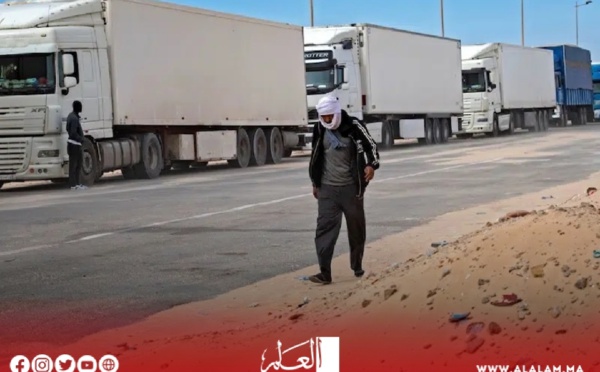 شاحنات  مغربية محملة بالخضروات الطازجة عالقة بمعبر الكركرات