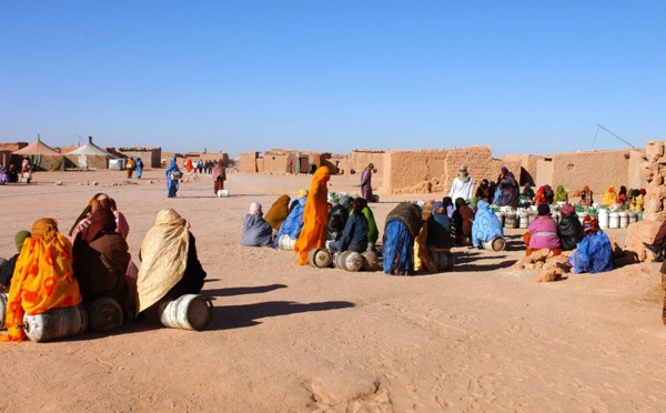 ساكنة‭ ‬المخيمات‭ ‬تثور‭ ‬على‭ ‬السلطات‭ ‬الجزائرية‭ ‬بتندوف‭ ‬للمطالبة‭ ‬بالسكن..