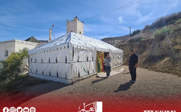 الحسيمة: تنصيب خيمة لإيواء المصلين ب"بوجيبار" بعد إغلاق مسجد  الحي
