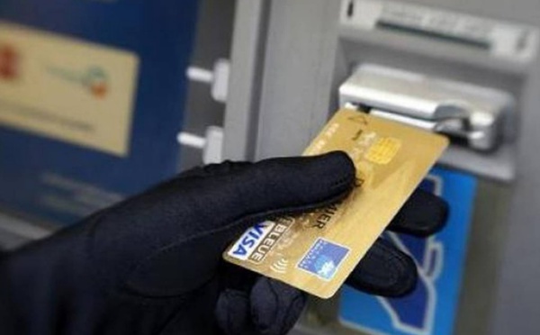 قرصنة البطاقات البنكية يطيح بثلاثة أشخاص في قبضة الأمن بالرشيدية