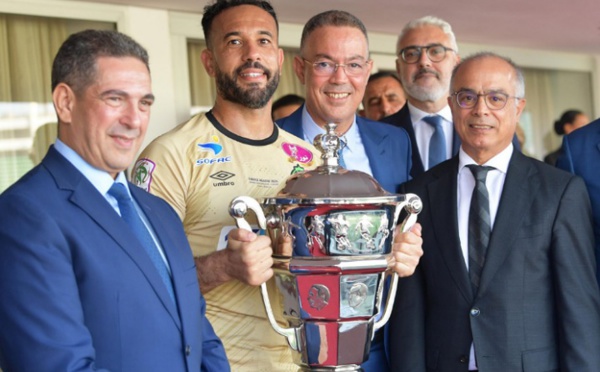 الرجاء يتوج بكأس العرش على حساب الجيش ويحقق ثنائية تاريخية