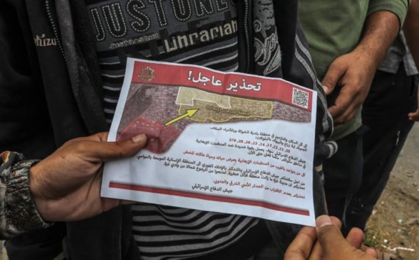 إسرائيل ترغم سكان غزة على إخلاء القطاع بمنشورات جوية