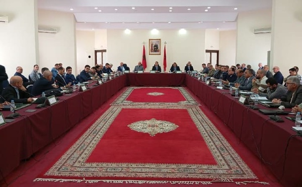 عامل إقليم الحسيمة يترأس اجتماعا موسعا حول التحضير للموسم الصيفي لسنة 2025