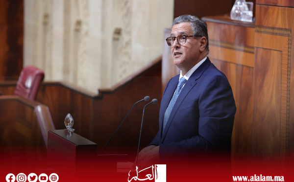 رئيس الحكومة يعلق على فضيحة "سمسار بيع الماستر"