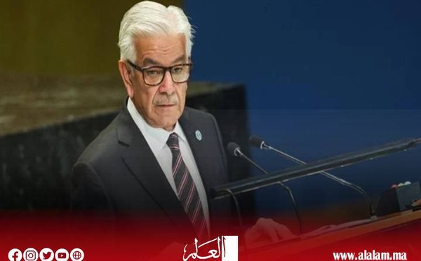 وزير دفاع باكستان: ندعم إيران وإسرائيل "دولة مارقة" وقدراتها النووية تشكل تهديدا للسلام العالمي