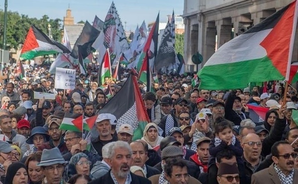 طنجاوة يتظاهرون تنديدًا بالعدوان الإسرائيلي على غزة وإيران