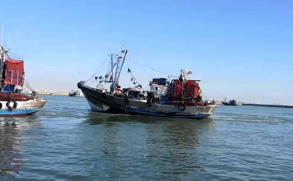 حادثة اختفاء مركب الصيد "إيكلانتين" تثير جدلاً واسعاً بعد ظهوره في إسبانيا ومنح طاقمه حق اللجوء