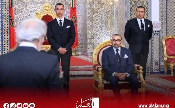 جلالة الملك محمد السادس يستقبل والي بنك المغرب