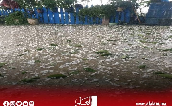 عاصفة رعدية مفاجئة تضرب منطقة "أسَاكَن" بإقليم الحسيمة وتساقط كثيف لحبات البَرَد