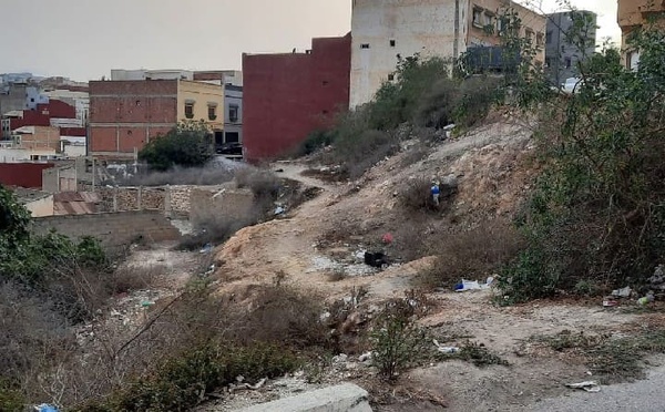 الحسيمة: ساكنة حي باريو بسيدي عابد تشتكي من تدهور الأوضاع وتطالب بتدخل عاجل