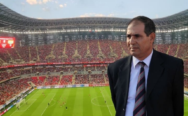 الجماهير المغربية تحيي بادو الزاكي بالتصفيق وتستقبل الركراكي بصافرات الاستهجان