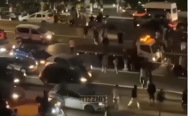 إيقاف 24 شخصا بالدار البيضاء بتهمة عرقلة السير بالطريق السيار الداخلي وإحالتهم على التحقيق