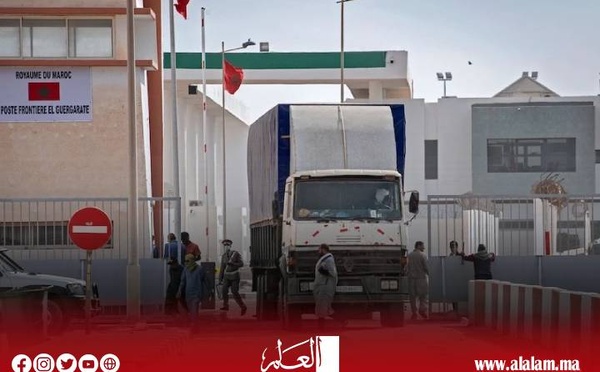 السائقون الموريتانيون يحتجون على قيود مغربية جديدة في معبر الكركرات