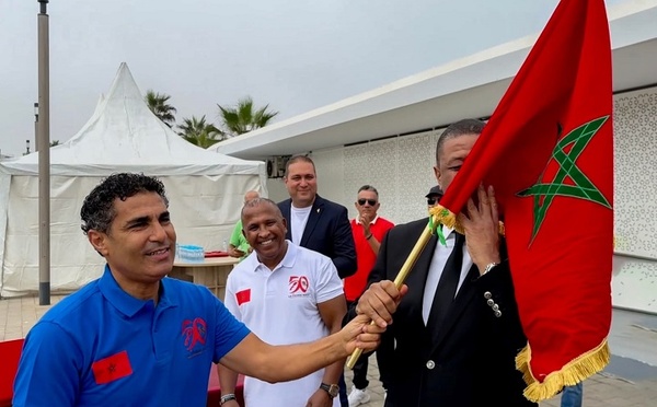 بصير وعشيق يحملان العلم الوطني في المرحلة الرابعة من" سباق التناوب الرمزي المسيرة الخضراء"