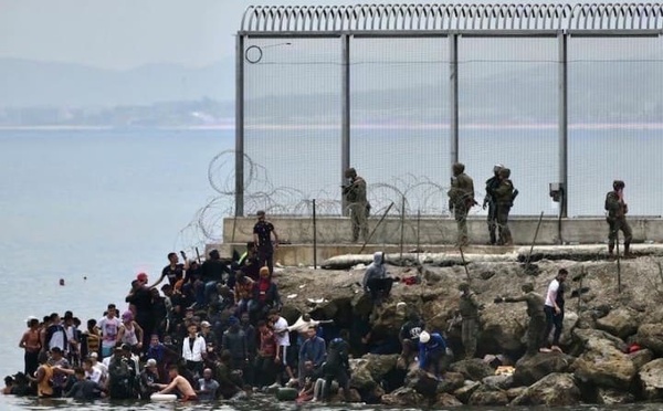 الدرك البحري بالحسيمة يُحبط محاولة هجرة سرية ويوقف 24  مرشحاً بينهم امرأة وطفلها القاصر