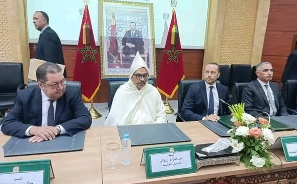 تنصيب عبد العزيز زروالي عاملا على إقليم سيدي قاسم في حفل رسمي