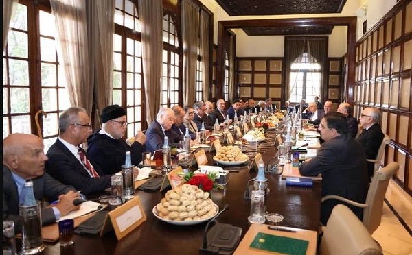 مستشارو جاللة الملك يجتمعون بزعماء األحزاب الوطنية في شأن تحيين وتفصيل مبادرة الحكم الذاتي في األقاليم الجنوبية