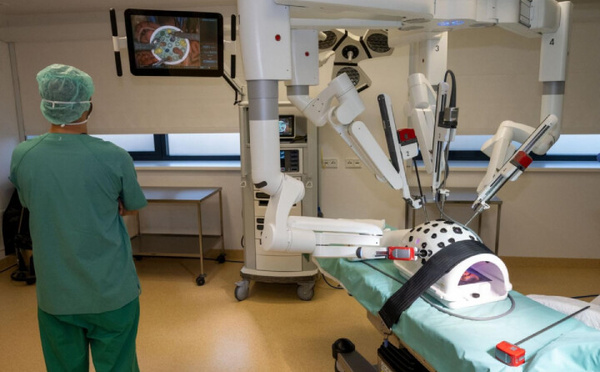 تحذير من تسارع استخدام الذكاء الاصطناعي في مجال الرعاية الصحية