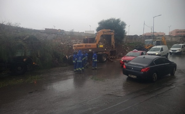 تنفيذ عملية واسعة لهدم مستودعات عشوائية لتخزين مواد البناء بسيدي البرنوصي