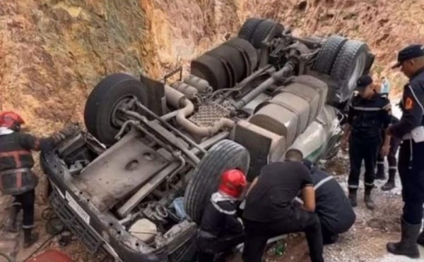 حادث مروع يهز محيط مركب عين الشقف: شاحنة تدهس خمسة أشخاص وتتسبب في وفاة شخصين