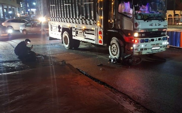 الجديدة نجاة سائق دراجة نارية  بعدما دهست شاحنة دراجته