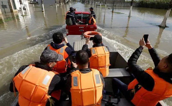 تكلفة‭ ‬باهظة‭ ‬للفيضانات‭ :‬خسائر‭ ‬في‭ ‬الأرواح‭ ‬وأضرار‭ ‬كبيرة‭ ‬بالبنية‭ ‬التحتية الـمغرب‭ ‬يقدم‭ ‬نموذجا‭ ‬استثنائيا‭ ‬في‭ ‬تدبير‭ ‬الأزمة