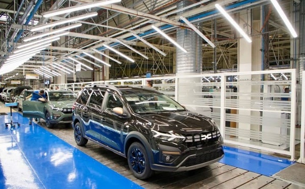 قرار جزائري بمنع سيارات “رونو” المصنّعة في المغرب والشركة الفرنسية ترد