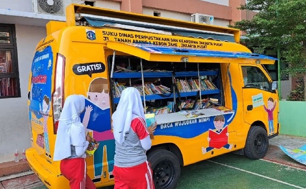 فاس – مكناس: مكتبة متنقلة لترسيخ ثقافة القراءة لدى الناشئة