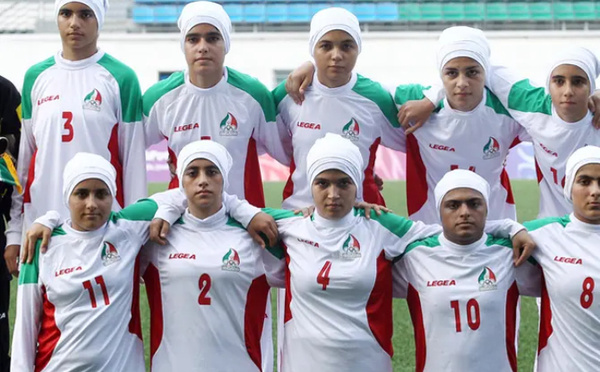 المنتخب النسوي الايراني: من الرياضة إلى السياسة واللجوء باستراليا 