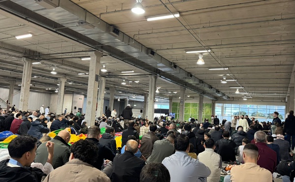 صلاة وفرحة.. عيد الفطر يجمع أفراد الجالية المغربية بهولندا