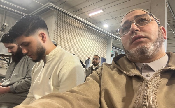 صلاة  وفرحة عيد الفطر في هولندا: مناسبة تجمع أفراد الجالية المغربية