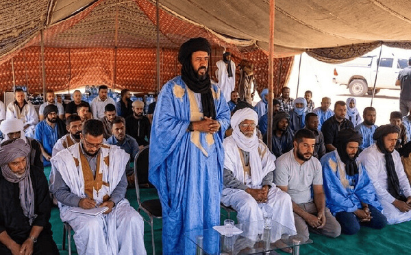 وقفة احتجاجية صاخبة أمام الرابوني بتندوف للتنديد بسياسة الولاء القبلي