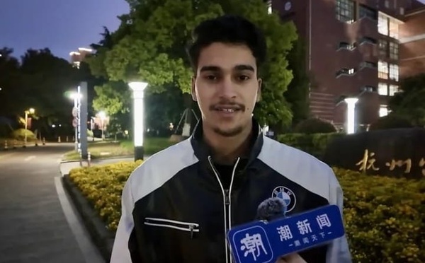 شاب مغربي تحول إلى بطل الصين بعد إنقاذه لطفلة من الموت