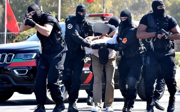 تفكيك شبكة سرقة بالرباط وتوقيف متورطين في نهب بالوعات وممتلكات عمومية