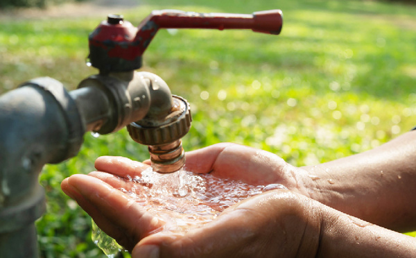 المغرب يعزز التزويد بالماء الشروب عبر اقتناء ما يقرب 200 محطة متنقلة لتحلية المياه
