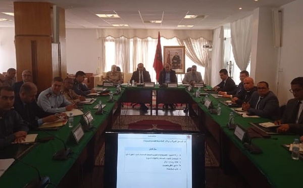 عامل إقليم الحسيمة يترأس اجتماعاً تنسيقياً موسعاً للتحضير للموسم الصيفي 2026