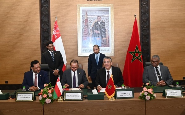 المغرب وسلطنة عُمان يعززان شراكتهما بتوقيع مذكرة تفاهم لتطوير التكوين القانوني والمهني