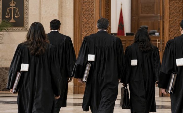 ذوو الوزرة السوداء يعودون لأروقة المحاكم