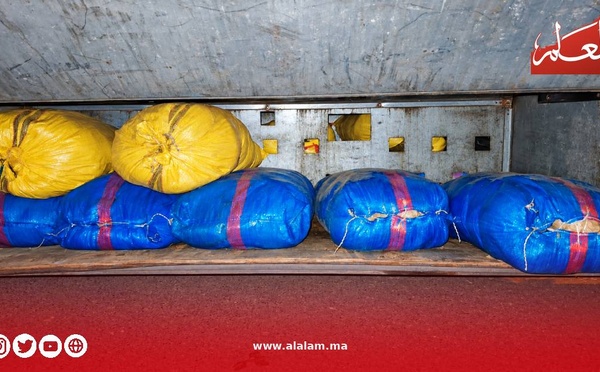 حمولة مشبوهة تفضح شخصين بالدار البيضاء… طن من التبغ المهرب داخل شاحنة