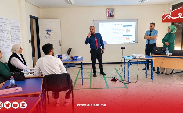 الحسيمة.. المدير الإقليمي للتعليم يتفقد تكوينات التدريس الصريح لفائدة أطر مؤسسات الريادة