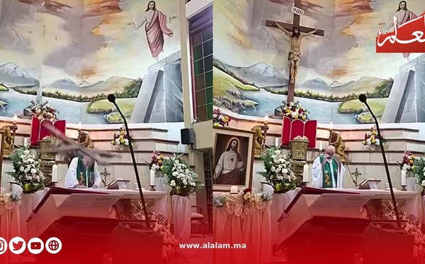 صليب يسقط على كاهن ويودي بحياته أثناء قداس مباشر بالإكوادور