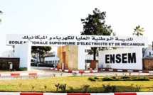 طلبة السنة الأولى بالمدرسة الوطنية العليا للكهرباء و الميكانيك يرفضون قرار الدراسة عن بعد