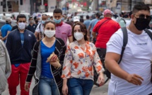 خبراء: انتشار أوميكرون سيوفر المزيد من المناعة تمكن البشرية من التعايش معه