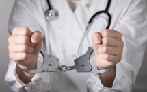 محكمة الحسيمة تؤجل النطق في قضية ما يعرف ب"الطبيب المرتشي"