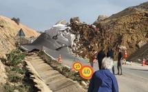 انهيار صخري يغلق الطريق الساحلية بين تطوان والحسيمة ومديرية التجهيز تسارع لإعادة فتحها