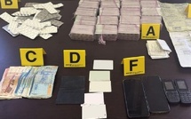 تطوان: إجهاض محاولة لتهريب 12 ألف قرص مخدر وتوقيف شخصين، للاشتباه في ارتباطهما بشبكة إجرامية تنشط في ترويج المخدرات والمؤثرات العقلية.  العلم الإلكترونية :عبدالقادر خولاني.   تمكنت عناصر الشرطة بولاية أمن تطوان بناءً على معلومات دقيقة وفرتها مصالح ال
