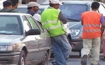 استغلال مواقف السيارات المجانية يُغضب زوار الحسيمة