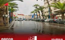 طقس استثنائي يعصف بإقليم الحسيمة ويتسبب في اضطرابات بحرية ومناخية