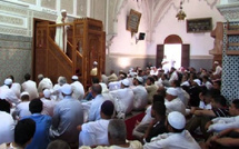 مهنيو الصيد وسكان لبويردة يناشدون الأوقاف تعيين خطيب جمعة بالمسجد المحلي